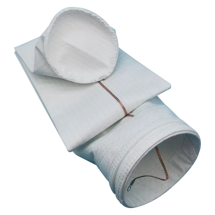 Saco de filtro para filtragem de bebidas e licores